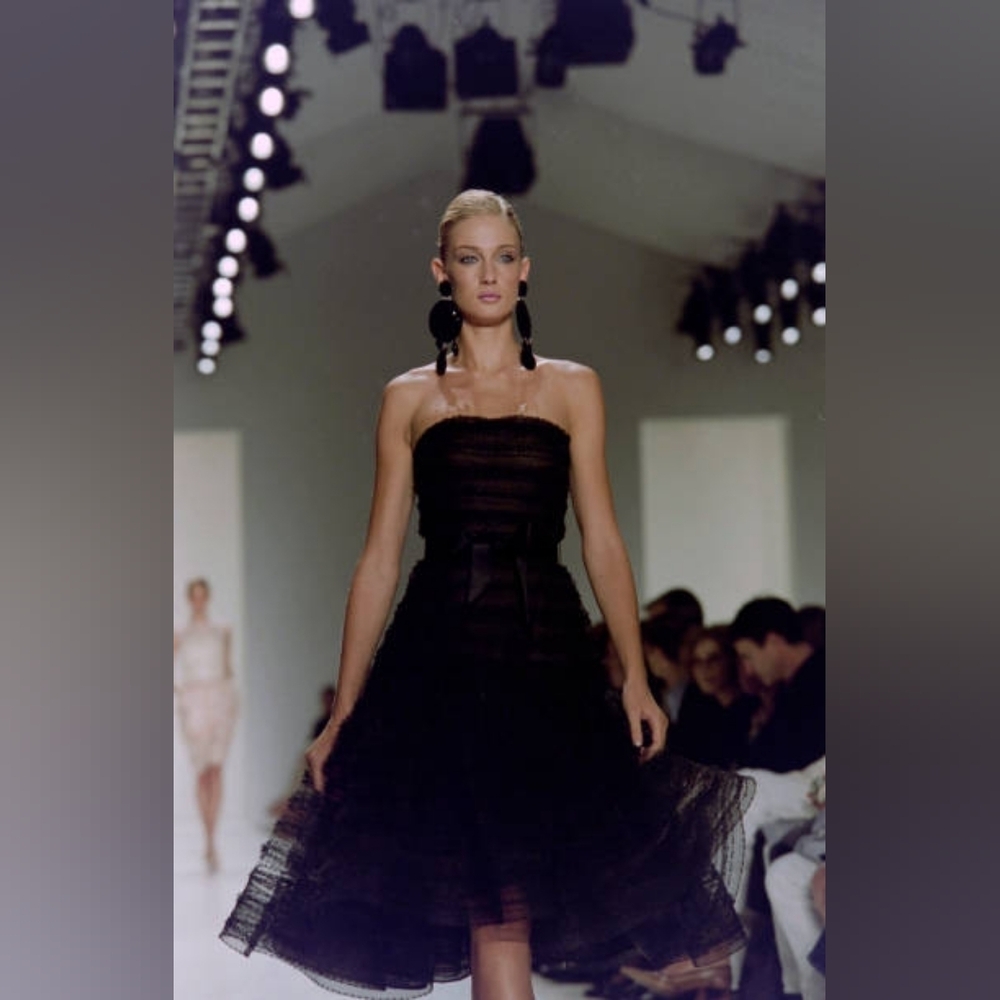 US M 8 $6,000 OSCAR DE LA RENTA STUNNING SILK BLACK BUBBLE HEM RUNWAY DRESS - Picture 13 of 13